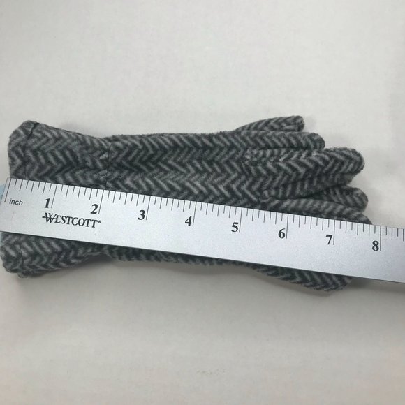 Cat and Jack Girl's Gloves and Hat Zig Zag Gray Green Pom New - Picture 7 of 14